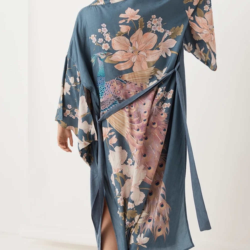 Spell Waterfall Kimono - Picture 9 of 10